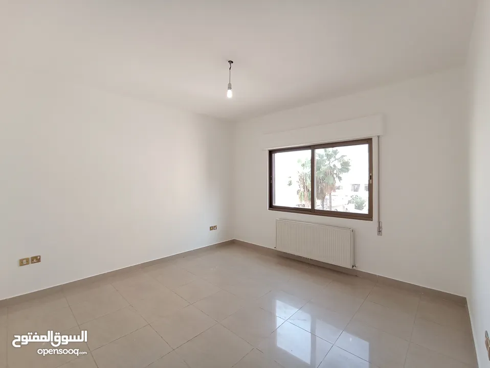 شقة غير مفروشة للإيجار 300م2 ( Property 19203 )-175107091