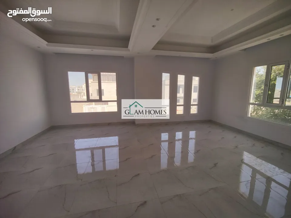 Ideal 4 BR villa available for sale in Mawaleh Ref: 591H