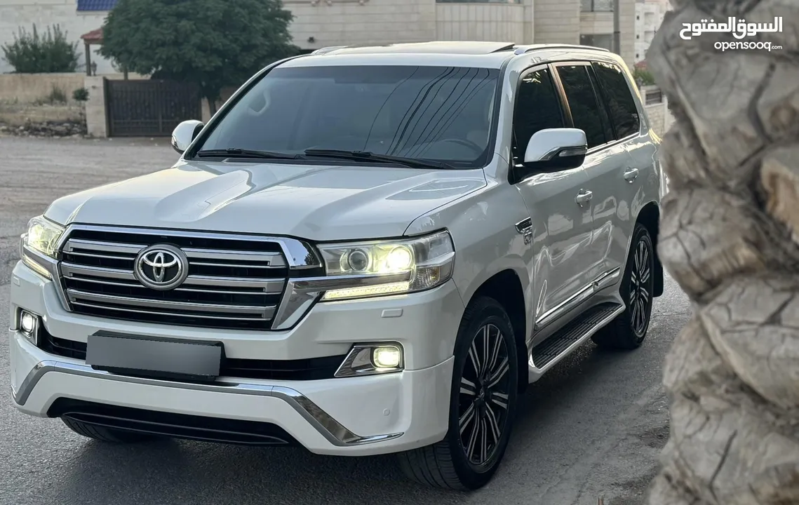 Toyota Land Cruiser 2016 Gx-r 5700CC V8 بحالة الوكالة الفحص: 7 جيد بدون ملاحظات