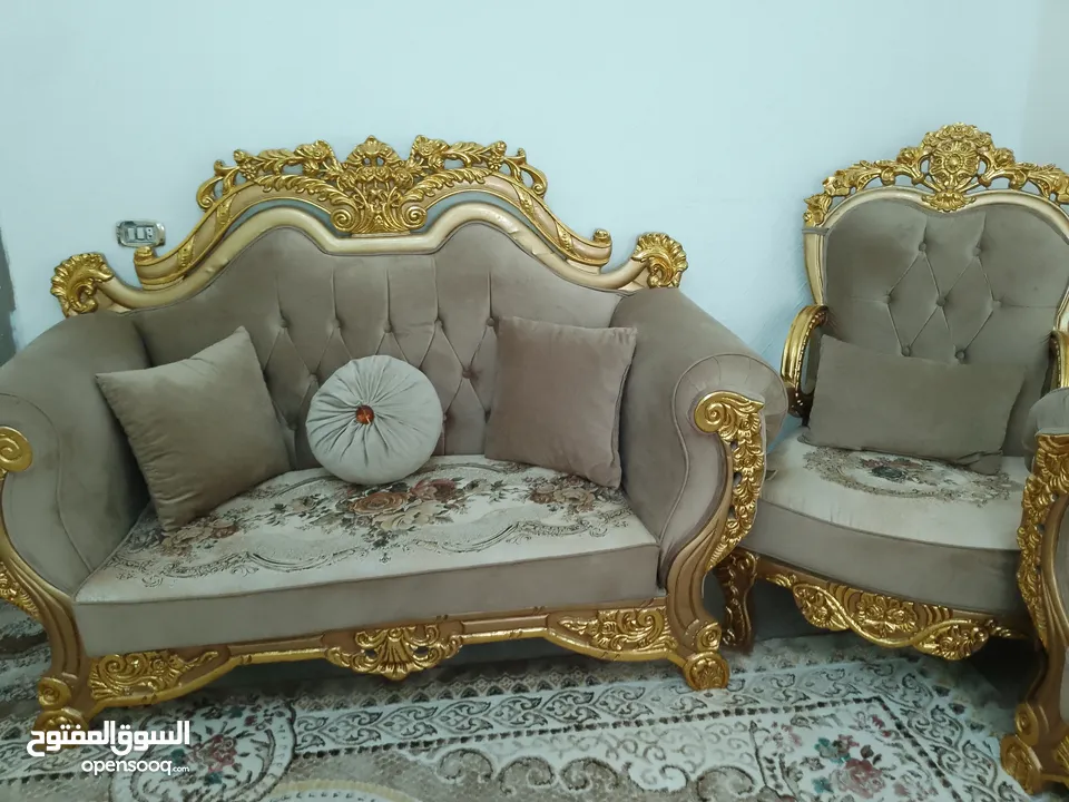 طقم كنب دمياط 9مقاعد اسفنج ضغط عالي وثقيل مع بردايتين زيبرا وطقم طربيزات رخام