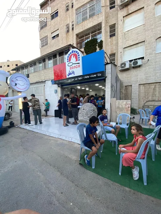 المطعم الوحييييد بجانب جامعة الحسين للتقنية!!!!
