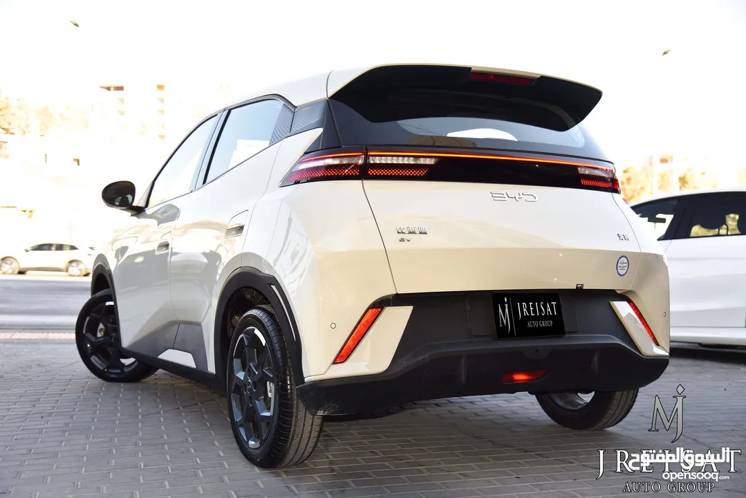 بي واي دي سيغول كهربائية بالكامل متوفر باللونين الاسود والبيج 2024 BYD Seagull EV