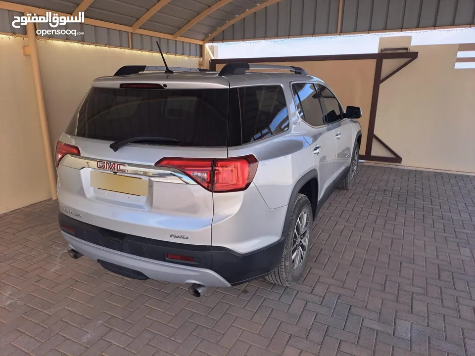 للبيع وبحالة جدا ممتازة GMC Acadia