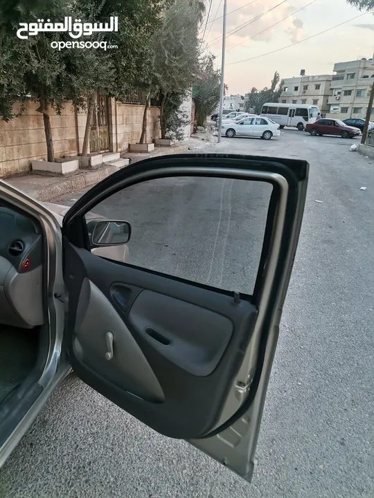 تويوتا اكو ( يارس) موديل 2005 بحال الوكالة اتومتيك للبيع اوللبدل على أقل سعر