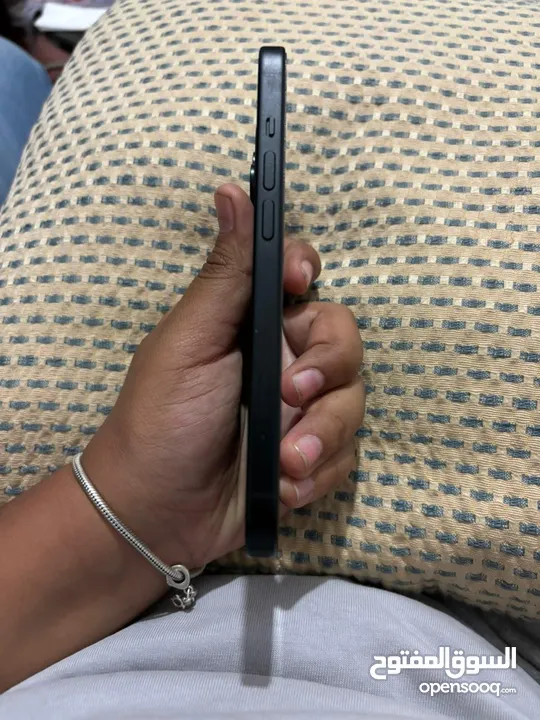iPhone 15 جهاز