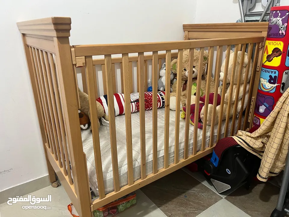 Baby wooden crib