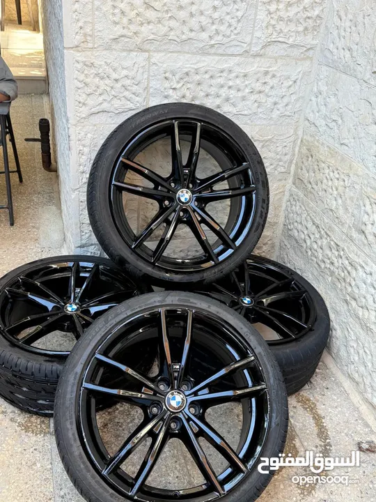 جنوط 19 انش لل بي ام دبليو وكاله  اصليات من الشركه مع كواشيكهم  للبيع  بسعر طري bmw