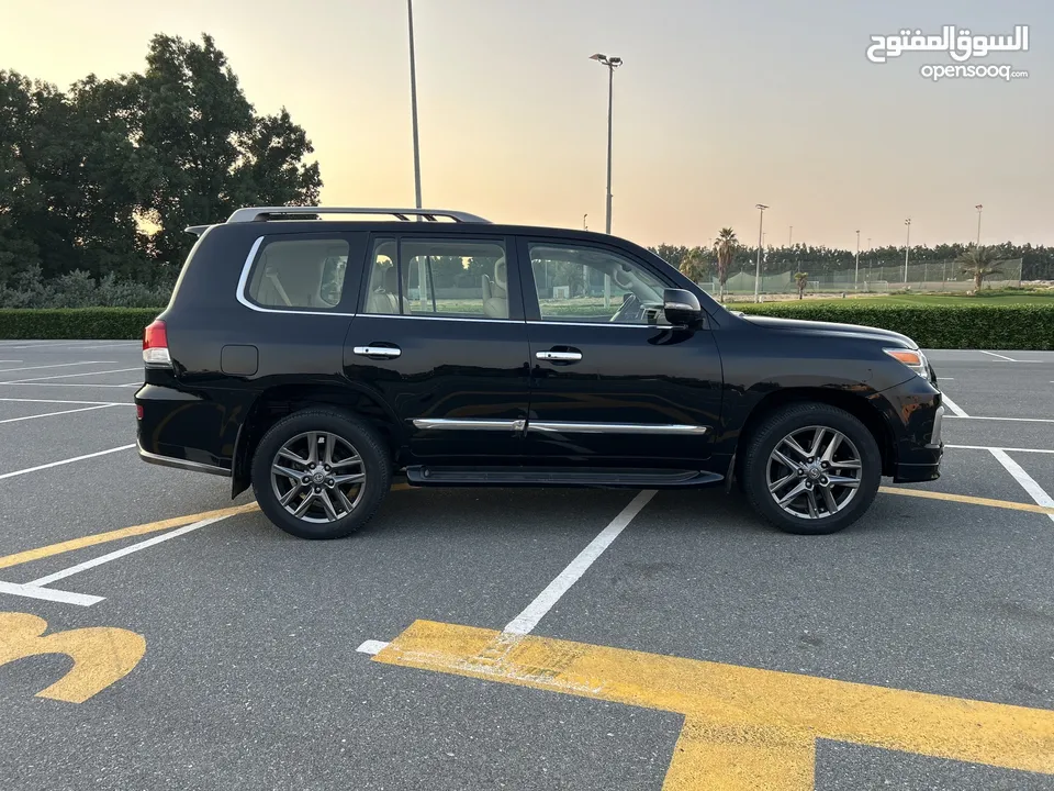 LEXUS LX 570 -GCC - very clean car