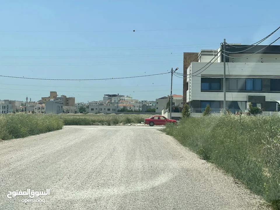 ارض للبيع في اربد مساحة دونم     في حوض الجزيره الغربية شرق مستشفى الراهبات