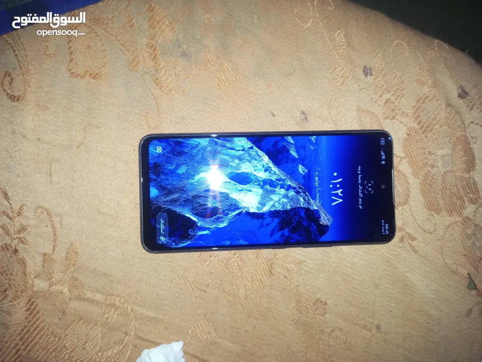تليفون انفنكس هوت 11s   شغال بحال الوكاله ولا غلطه معو أغراضو كامله