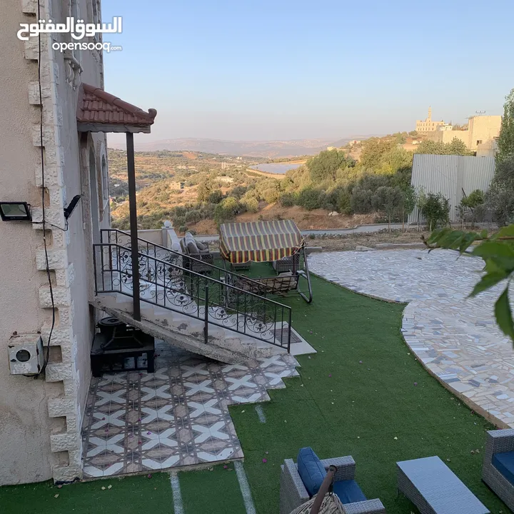 مزرعة فخمة خاصة مع فيلا دوبلكس للبيع في أرقى مناطق السلط ام جوزه ، إطلالات ساحرة وخلابة