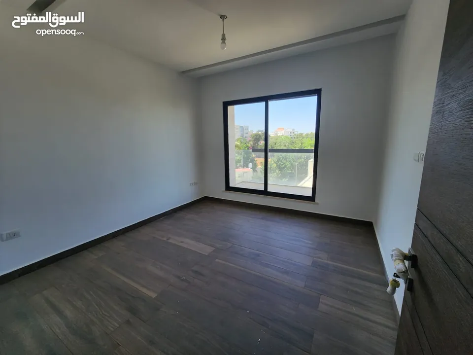 شقة فارغة للبيع بين الدوار الرابع و الخامس - ref : 14610