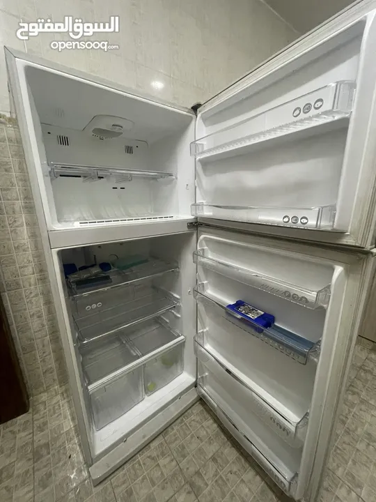 ثلاجةLG + فريزر كبيرة الحجم LG refrigerator +freezer 420 liters
