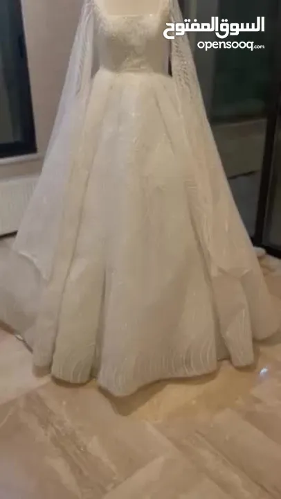 فستان زفاف فاخر