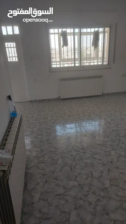 مكتب للايجار في البيره شارع القدس