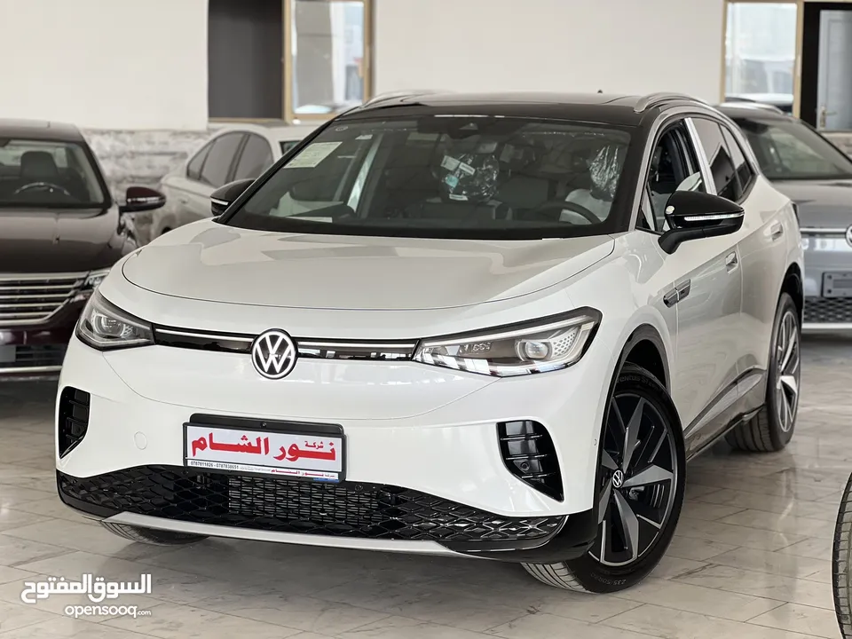 VW ID4 CROZZ PRO 2024 PIANO BLACK أبيضّ لؤلؤي