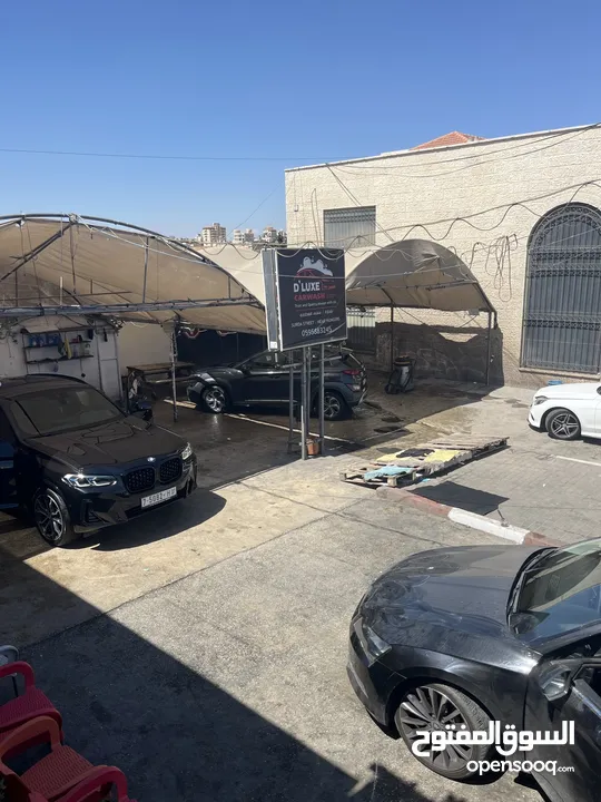 عامل مغسلة سيارات