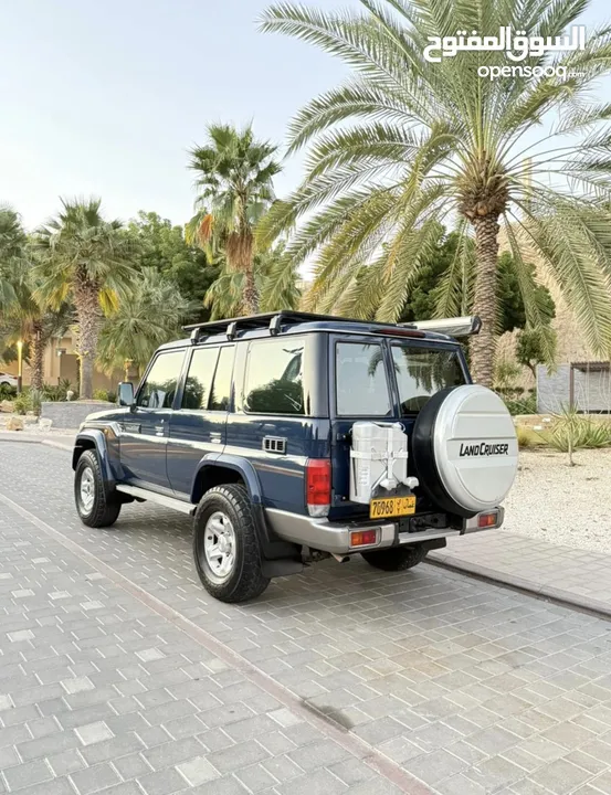 تويوتا لاندكروزر  LAND CRUISER 76 V8 جير عادي موديل 2020 خليجي وكالة عمان بهوان