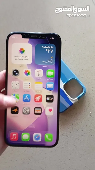 جهاز ايفون 12 برو ماكس مستعمل بحاله ممتازه للبيع مع كافر اثنين و سماعة ايفون اير بودز و شاحن