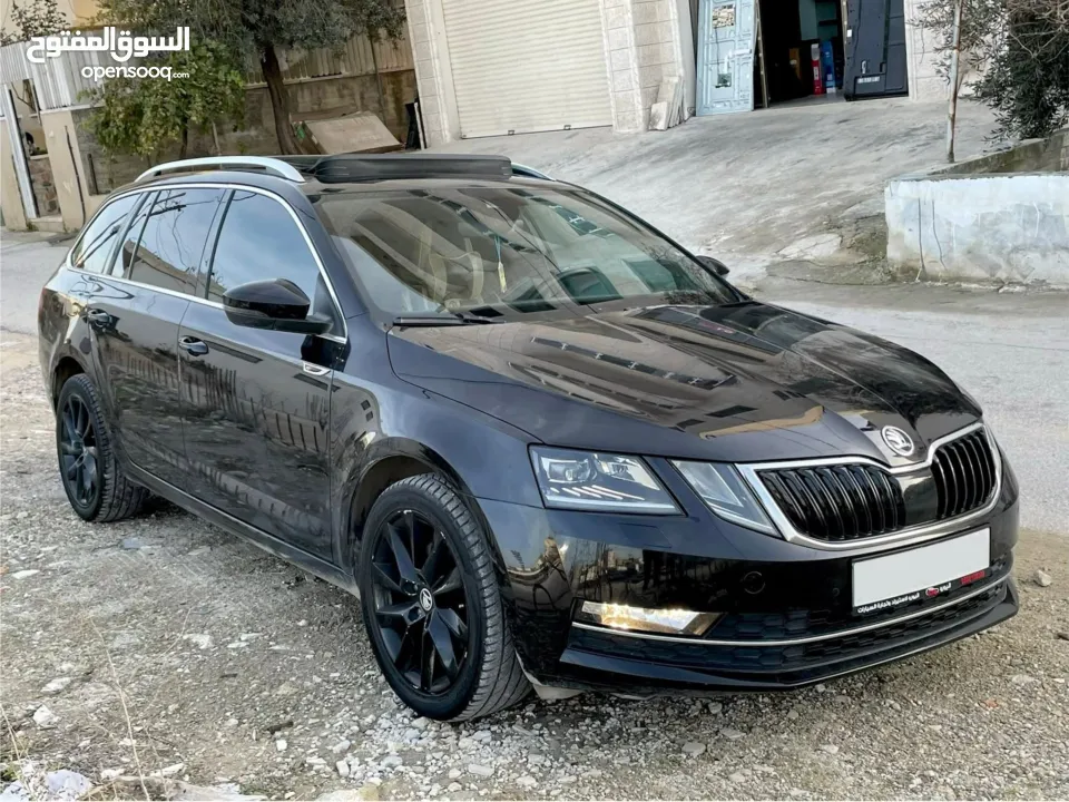 سكودا اوكتافيا ستيشن فل مسكر مع فتحه بانوراما
