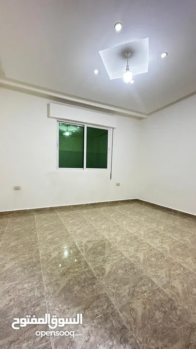 شقة للبيع مع مطبخ راكب الحي الجنوبي منطقة الرابية.                            ..