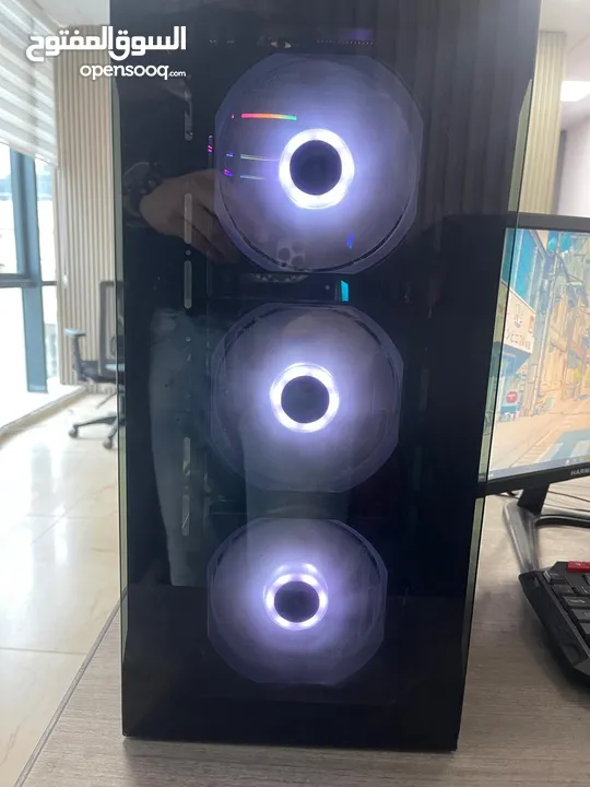 كمبيوتر مع شاشاتين بلبي جميع احتياجاتك و زيادة