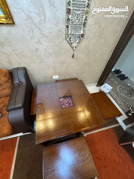 طاولة لغرفة الجلوس