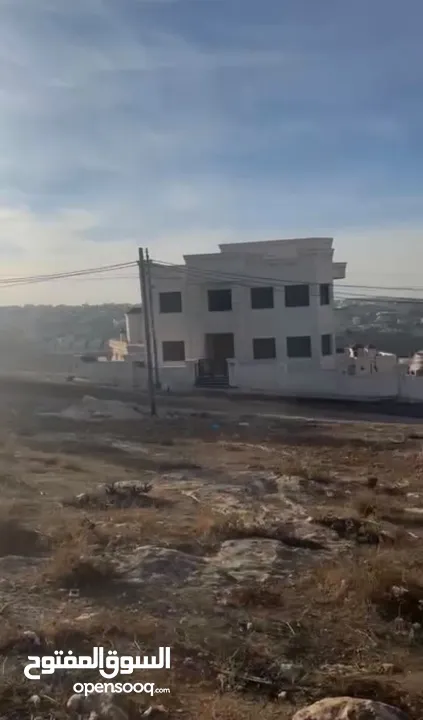 ارض سكنية على شارعين وباطلالة مميزة للبيع شفابدران عيون الذيب  700 م قرب مسجد صرفند من المالك مباشرة