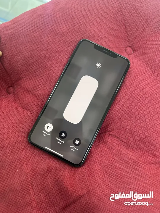 ايفون xs max وتر بروف 512 جيجا مش مفتوح ابداااا بطاريه 81  مكسور باك ومش ماثر
