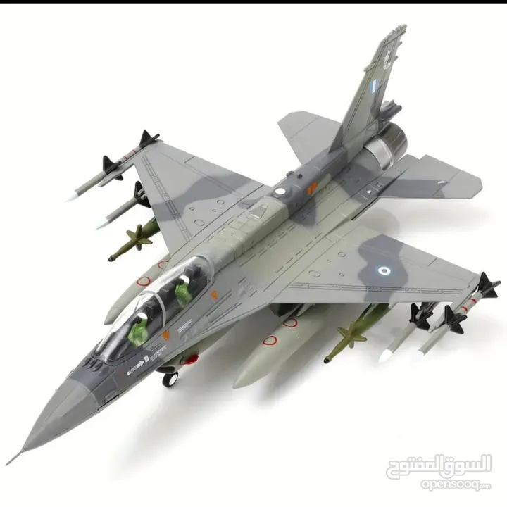نموذج طائرة حديد F16