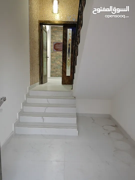 منزل من طابقين قريب من شارع 18 نوفمبر للايجار villa for rent near 18 Nov road for rent