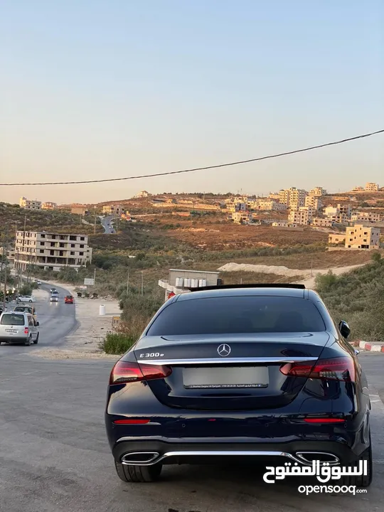 Mercedes E300 للمعني