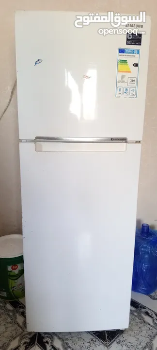 ثلاجه سامسونج  بسعر مغري مستعمله سنه تقريبا .