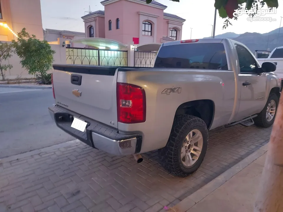 DHS 28500/= 2011 CHEVROLET SILVERADO 4X4 GCC  مسرفس بالكامل - بحالة ممتازة جداً - خليجي  LOCATION FU