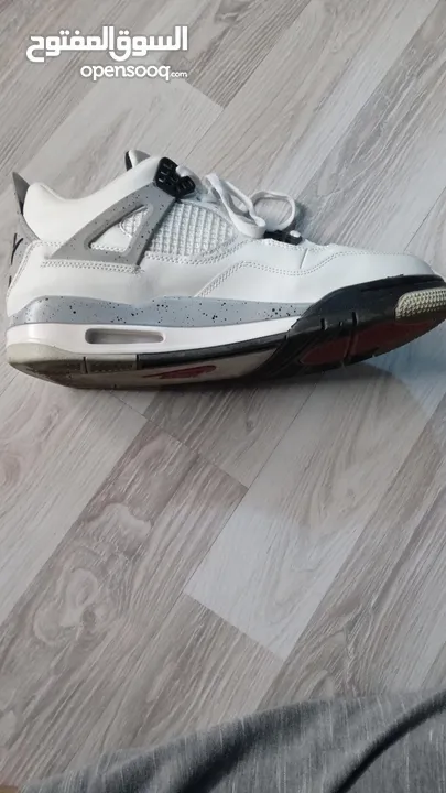 بوت air Jordan 4 لبسه واحده طلع كبير لانو نمرة 45 بسعر حرق 25 دينار  الموقع عمان تلاع العلي قريب من