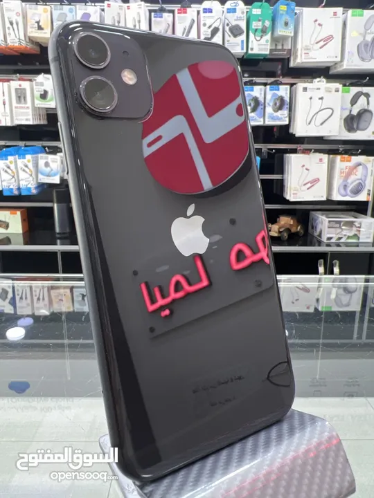 iPhone 11 (128) GB ايفون 11 مستعمل بحالة ممتازة مغيرله شاشة اصلية بالشركة  فقط لا غير كفالة محل