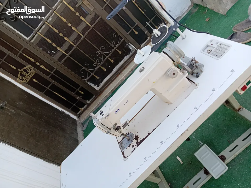 ماكينة خياطة نوع ياباني بحاله جيده جدا شغاله ميه
