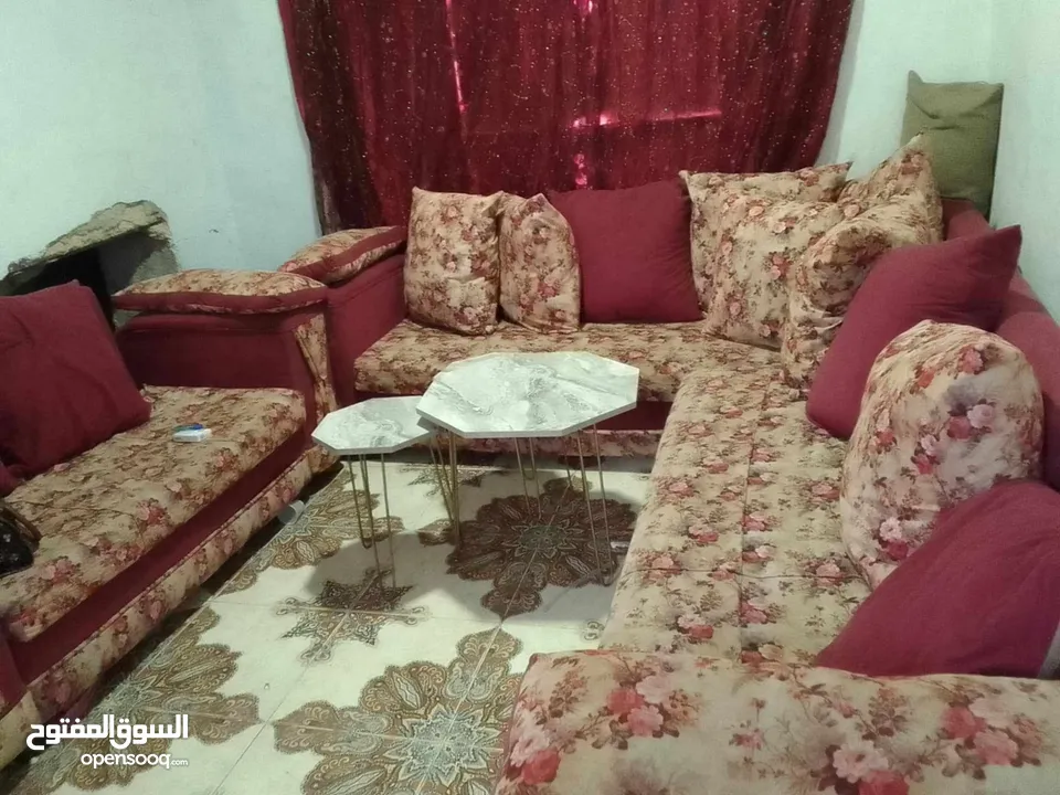 طقم كنب للبيع بحاله جيدة جدآ سكان مخيم حطين
