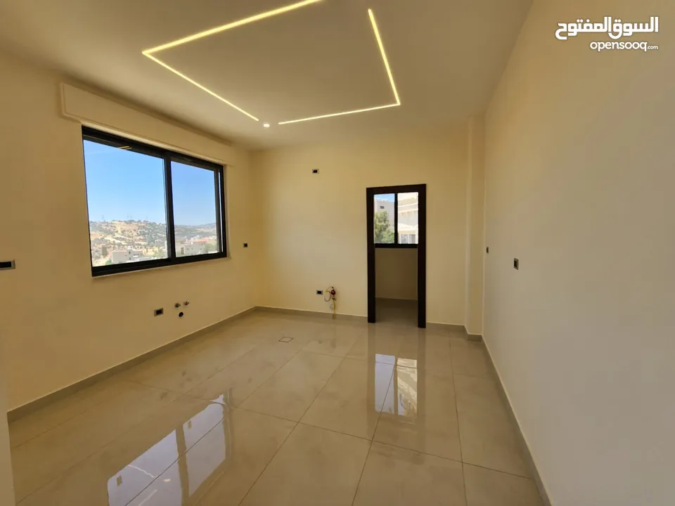 شقة فارغة للبيع في دابوق - REF:14658