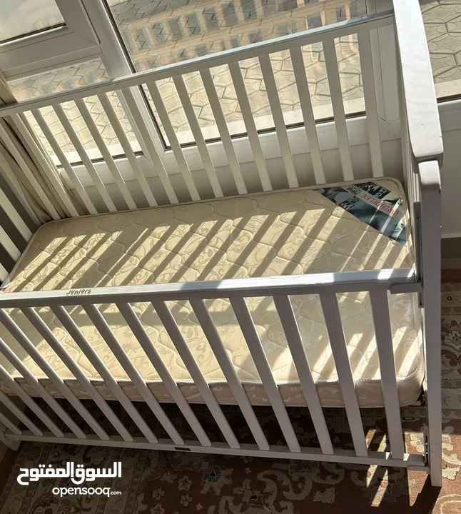 سرير أطفال غير مستهلك جونيورز مع الدوشق Juniors unused children's bed with mattress