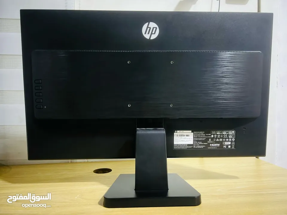 3 شاشات مونتر للبيع نوعية hp جدا ممتازة