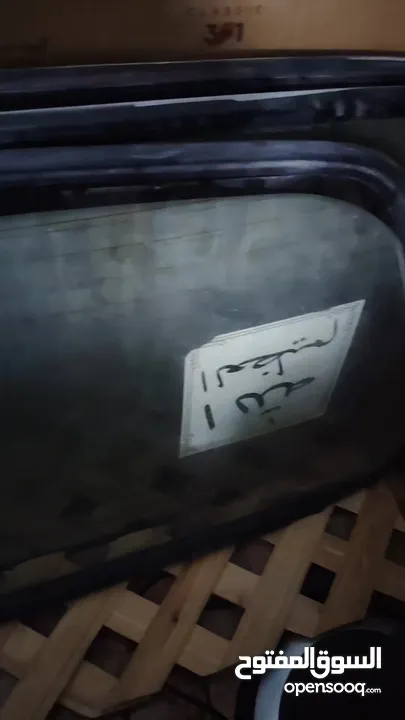 للبيع زجاج باص h100 خلفي عدد 2