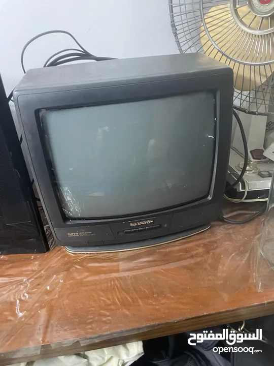 شاشة تلفزيون قديمة بحالة ممتازة للبيع عدد 2