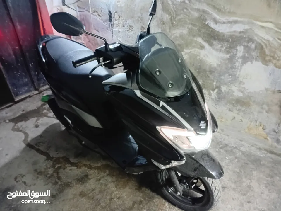 سكوتر سوزوكي برجمان