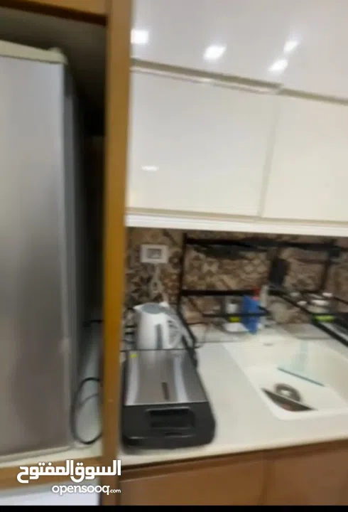 استوديو مفروش فرش فخم للبيع