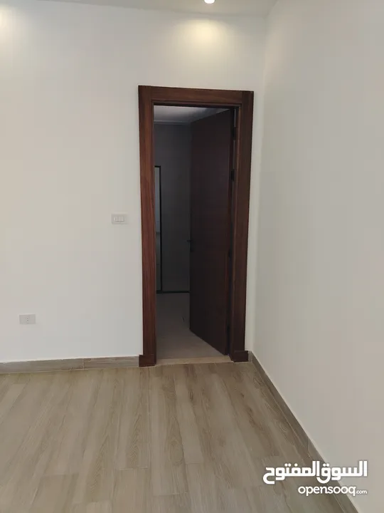 شقة بسعر مميز للبيع دير غبار