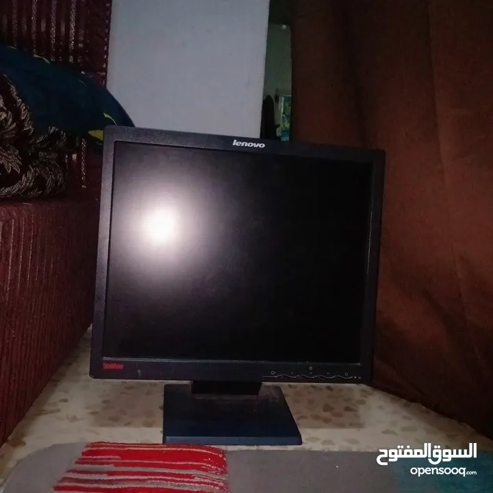 شاشه   Lenovo thinkvisio لا تاخذ مساحه كبيره من المكتب