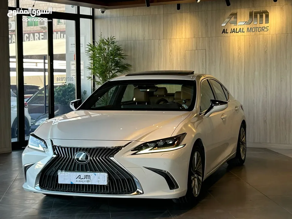 Lexus ES 350 model 2019 FOR SALE