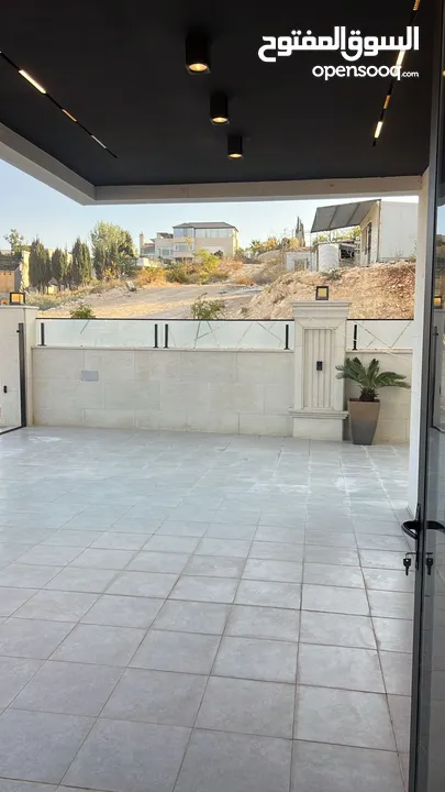 شقة فاخرة للإيجار بالقرب من شارع المطار و كوريدور عبدون مميزة وفاخرة :  14250