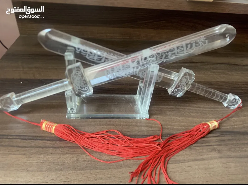 منظر  سيوف كرستال مع قاعده